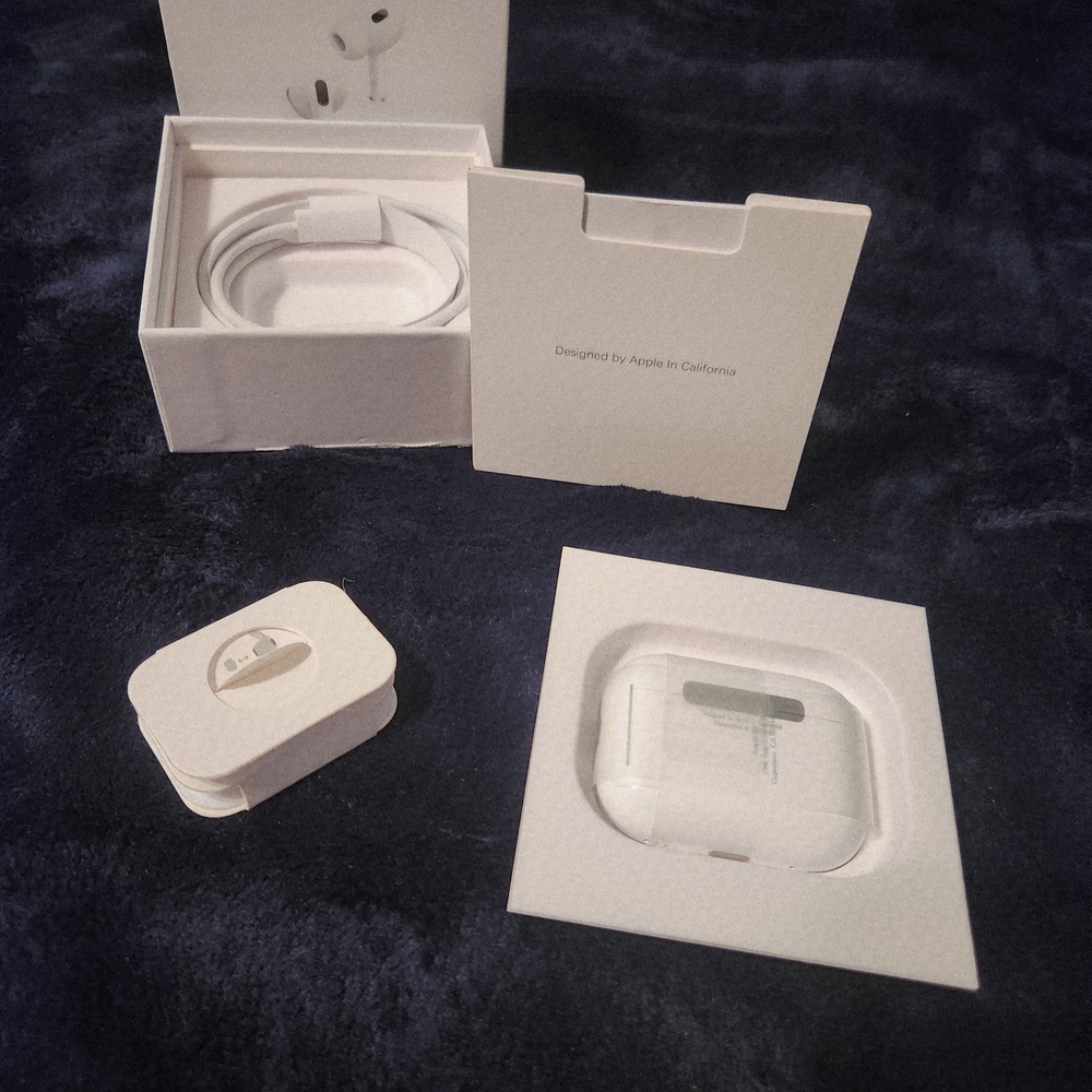 Apple AirPods with Charging Case